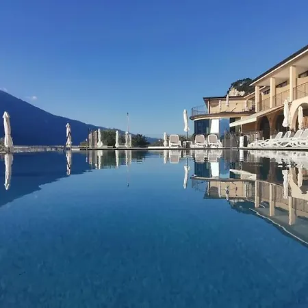 Mercedes Hotel 3*
