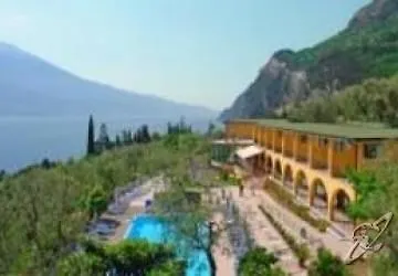 Mercedes 3* Limone sul Garda