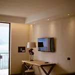 Mercedes 3* Limone sul Garda