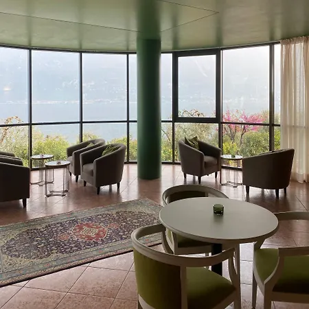 Mercedes 3* Limone sul Garda