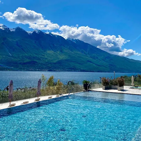 Mercedes Hotel 3*