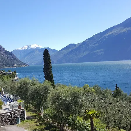 Mercedes 3* Limone sul Garda