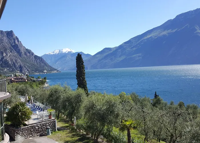 Mercedes 3* Limone sul Garda
