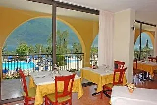 Mercedes 3* Limone sul Garda